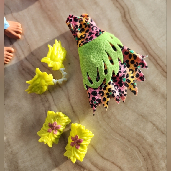 Cave Club Lot - Picture 5 of 5